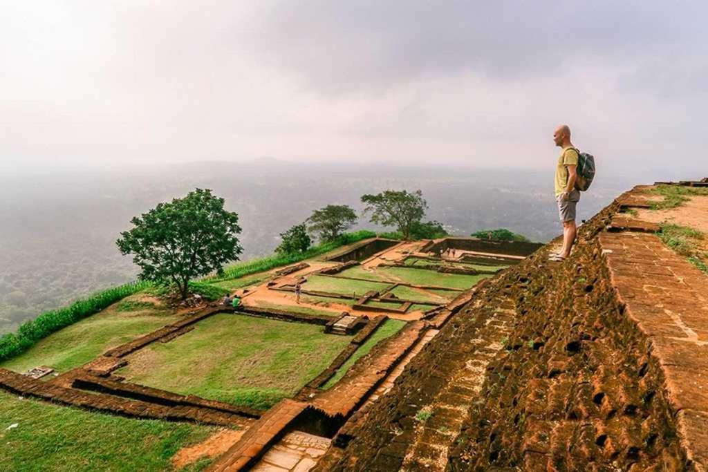 Amron Resort Sigiriya Dış mekan fotoğraf